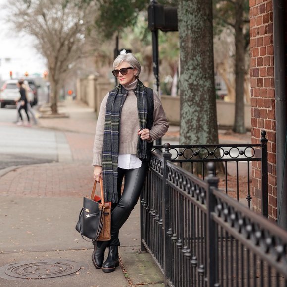 Meet your Posher, Beth - Picture 2 of 3